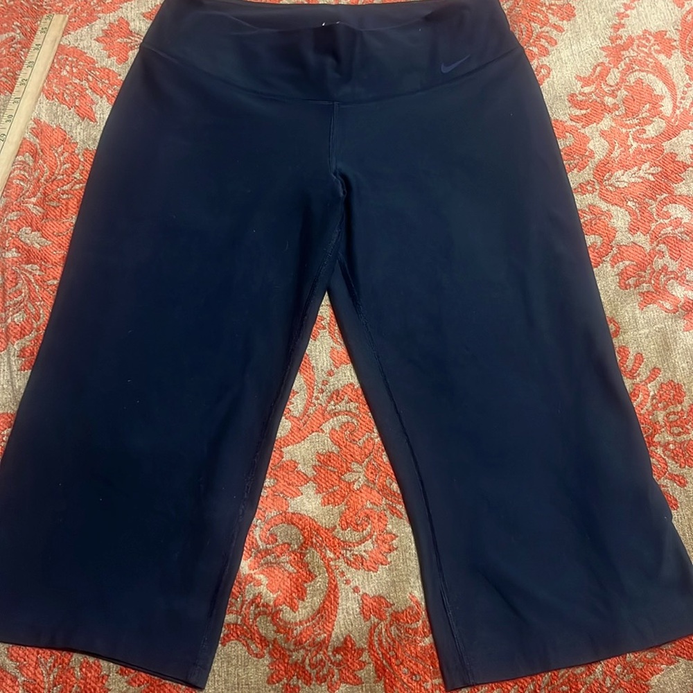 Nike Capri workout athletic pants
